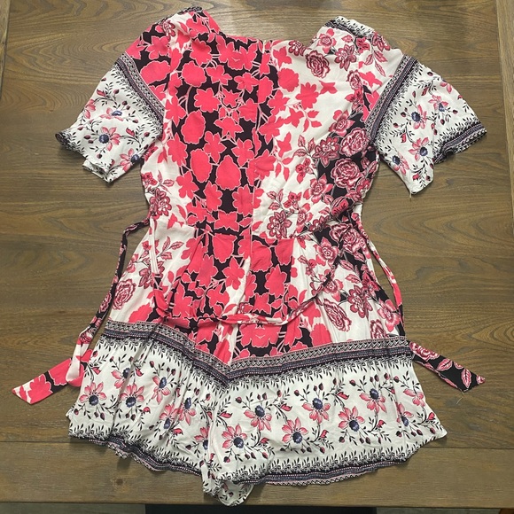 Very J- Romper Size M - Picture 3 of 3